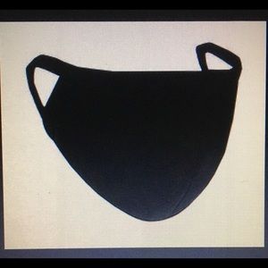 Selling 2pairs of masks